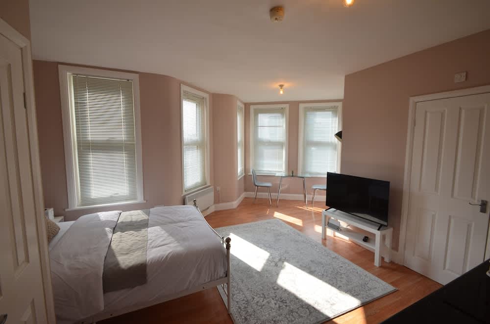 Studio in the Heart of Walthamstow Village 1