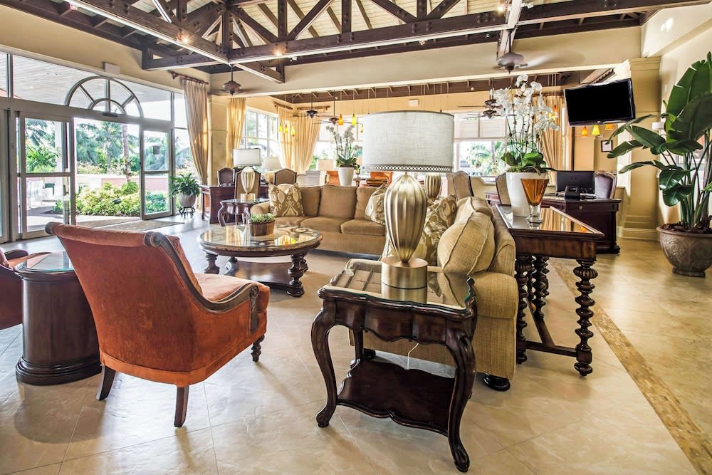 Comfort Suites Paradise Island 5