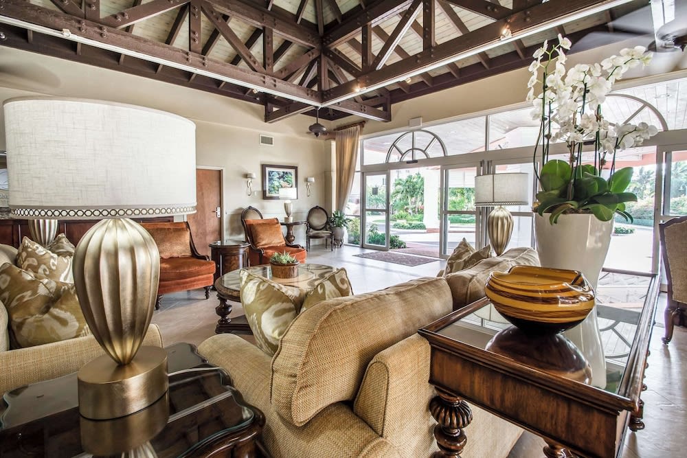 Comfort Suites Paradise Island 4