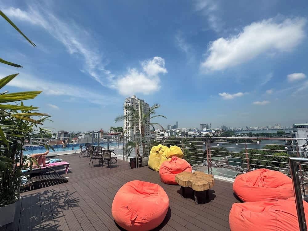 Luxe Paradise Premium Hotel Pham Hong Thai 1