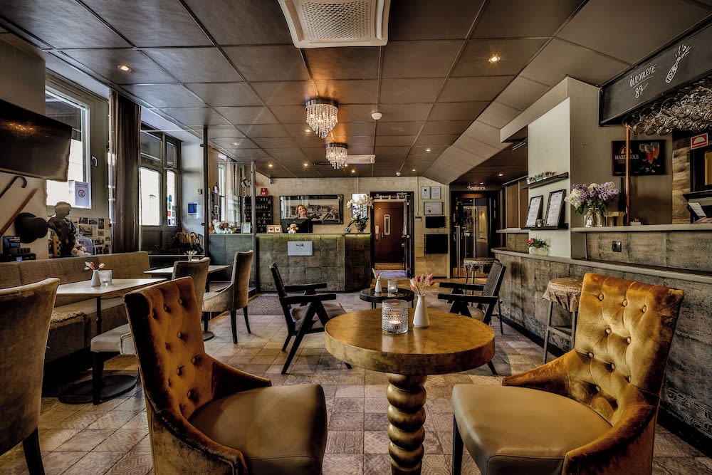 Corner Hotel 2