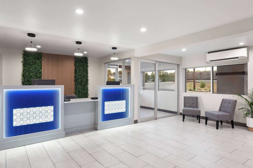 Baymont by Wyndham Dothan 2