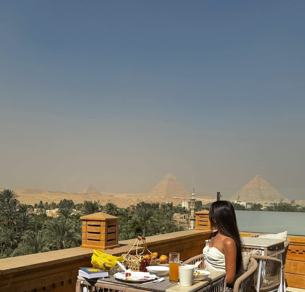 Taj pyramids view inn 1