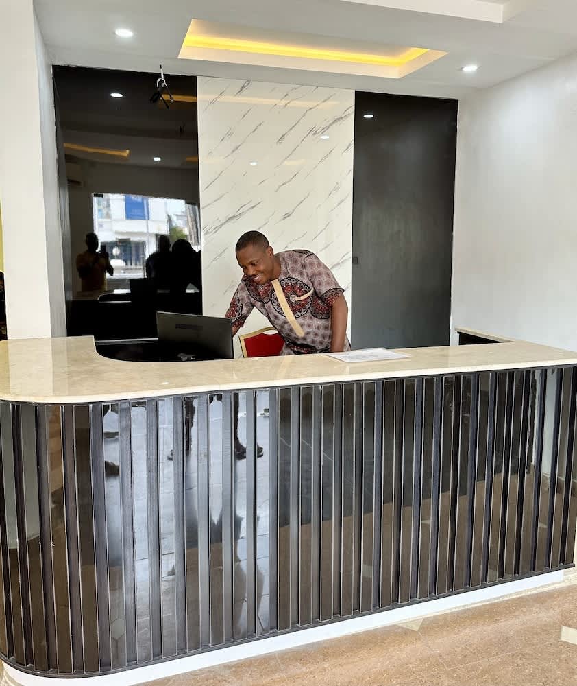 Whitehouse Msquare Hotel 2