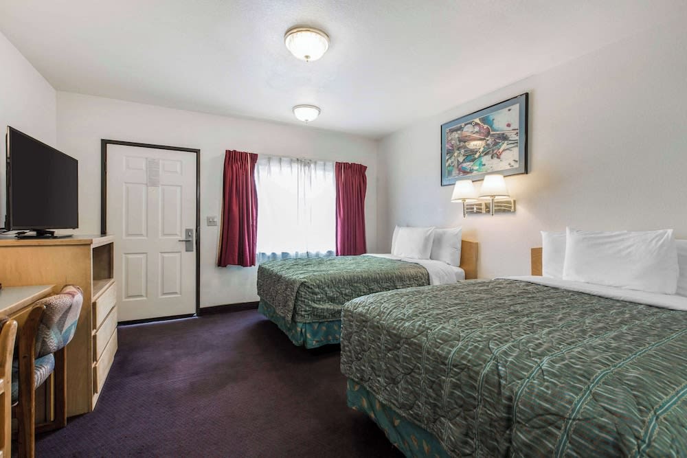 Rodeway Inn Beaumont 5