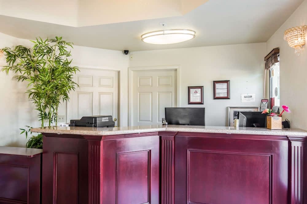 Rodeway Inn Beaumont 2