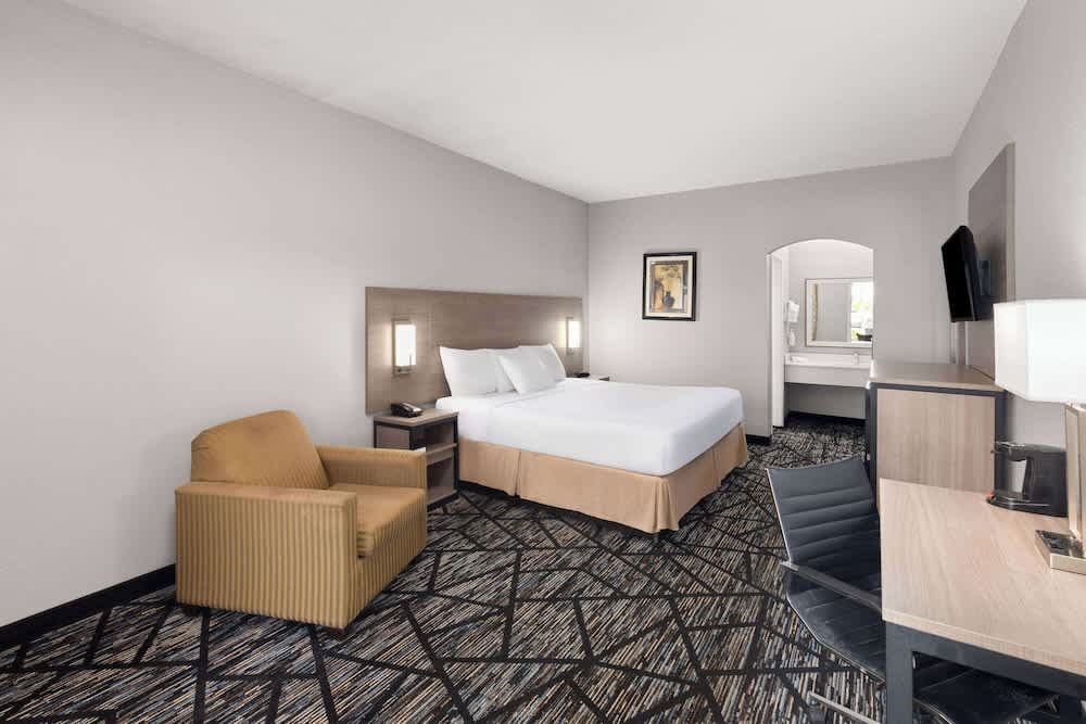 Baymont by Wyndham Mobile/Tillmans Corner 4