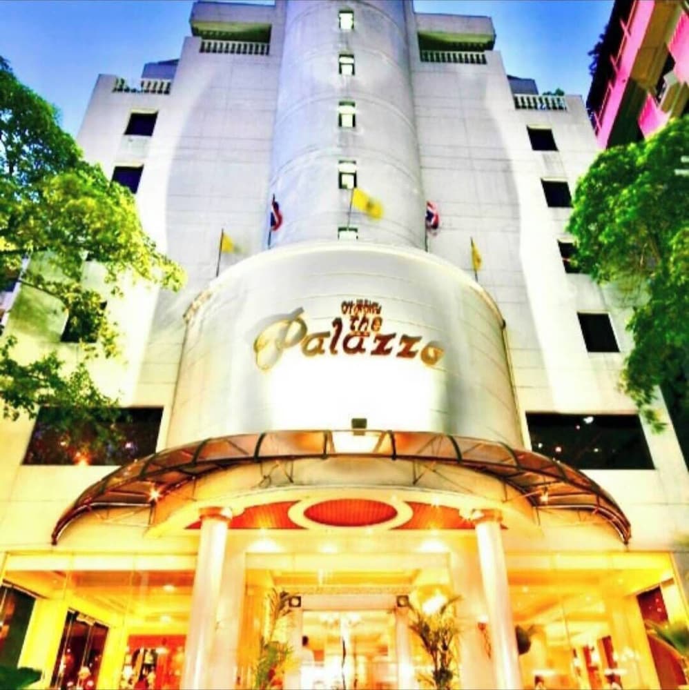 The Palazzo Hotel 1
