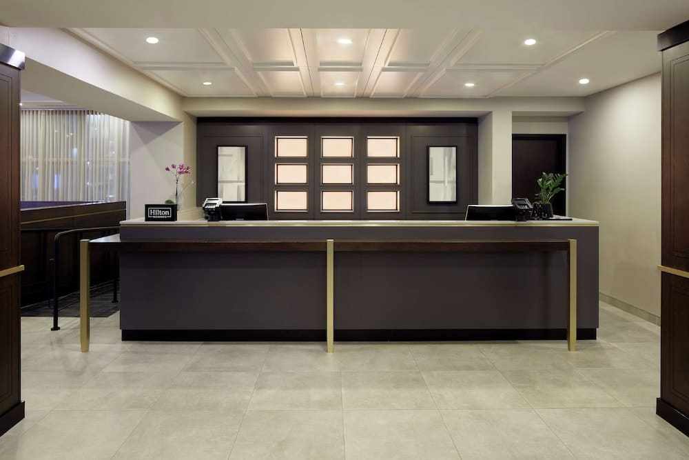 Doubletree By Hilton Montreal Airport 3