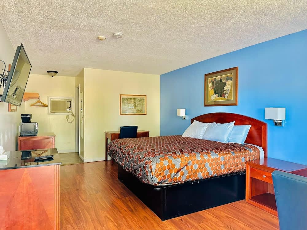Hampton Motor Inn 2