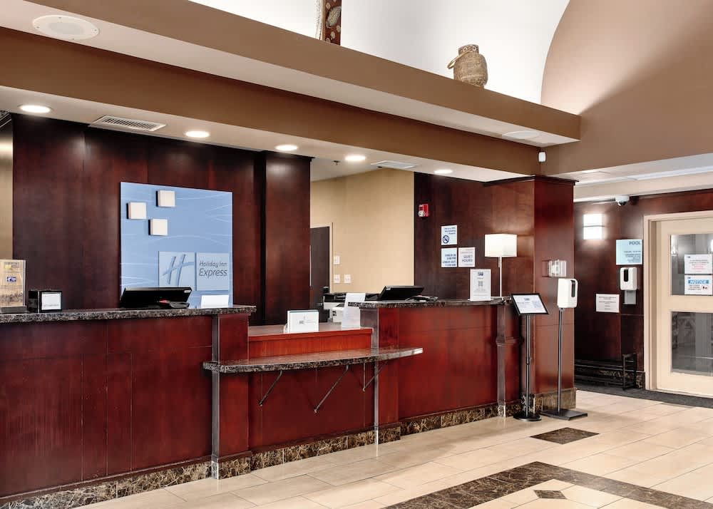 Holiday Inn Express Hotel & Suites Edmonton North by IHG 3