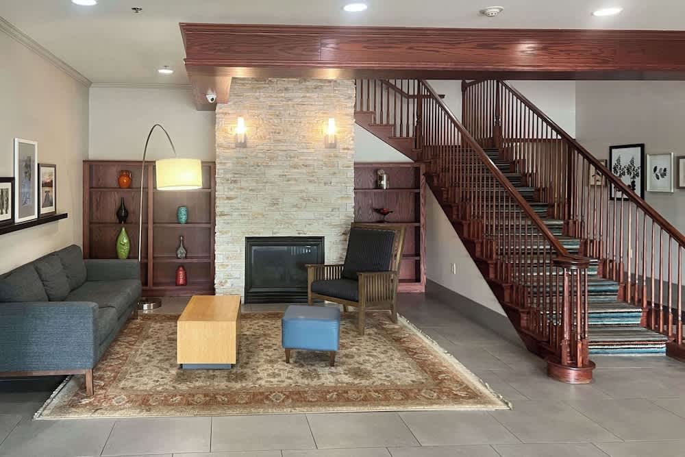 Comfort Inn & Suites St Paul Northeast 2