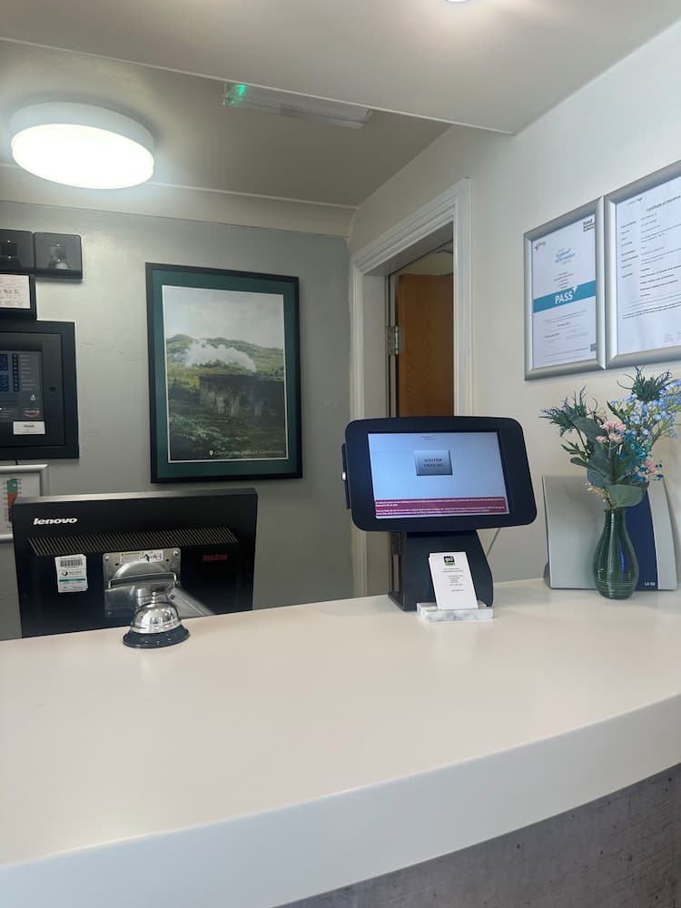 go2 Glasgow Cumbernauld Hotel - Free Parking and Pet Friendly 2