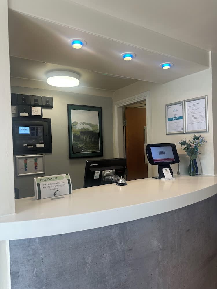 go2 Glasgow Cumbernauld Hotel - Free Parking and Pet Friendly 5