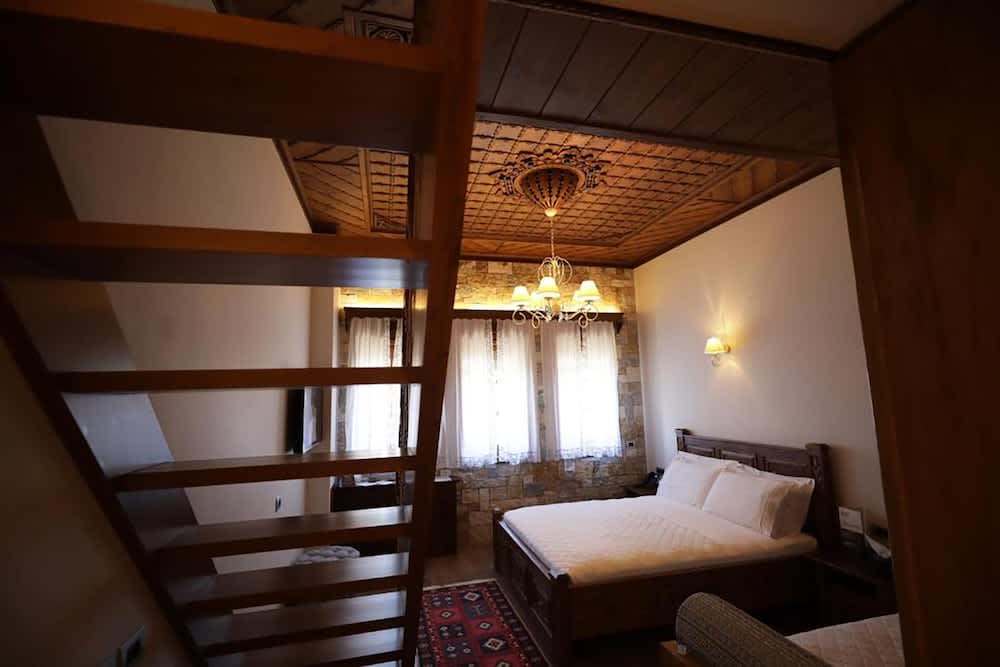 KERCULLA Resort 1