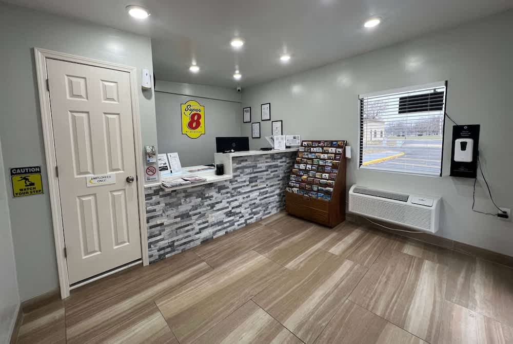 Super 8 by Wyndham Paducah I-24 Exit 4 2