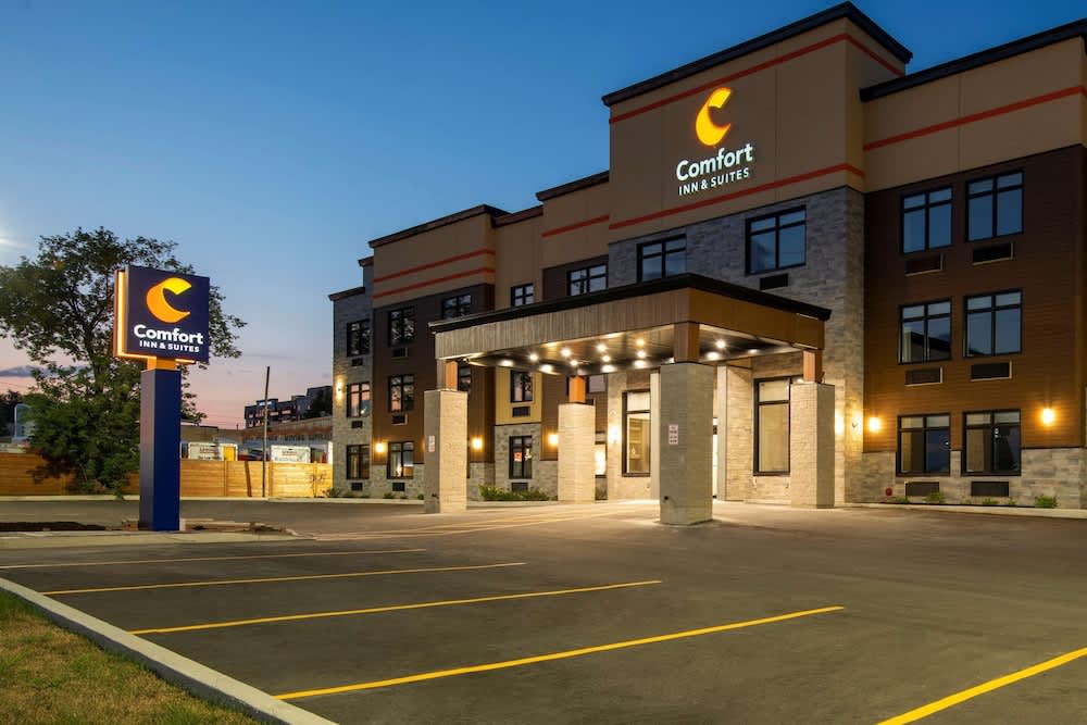 Comfort Inn and Suites 1