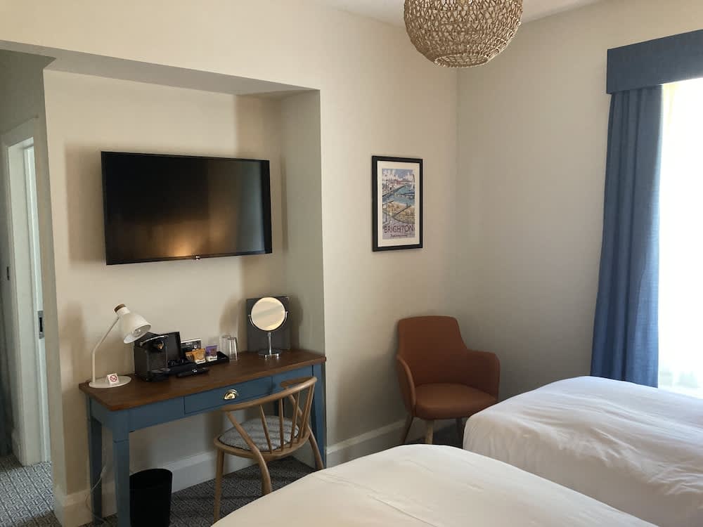 Downs Hotel 2