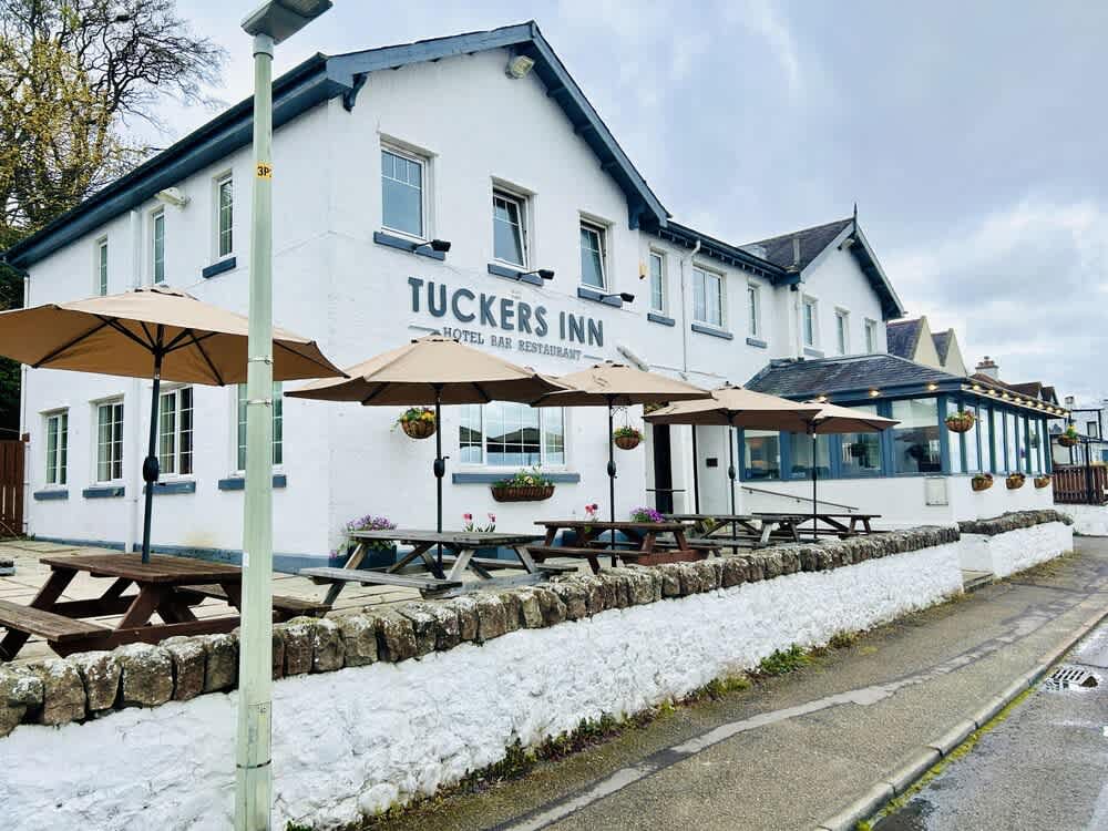 Tuckers Inn 1