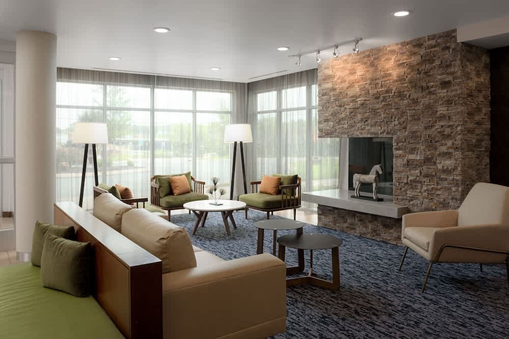 Fairfield Inn & Suites by Marriott Columbia 2