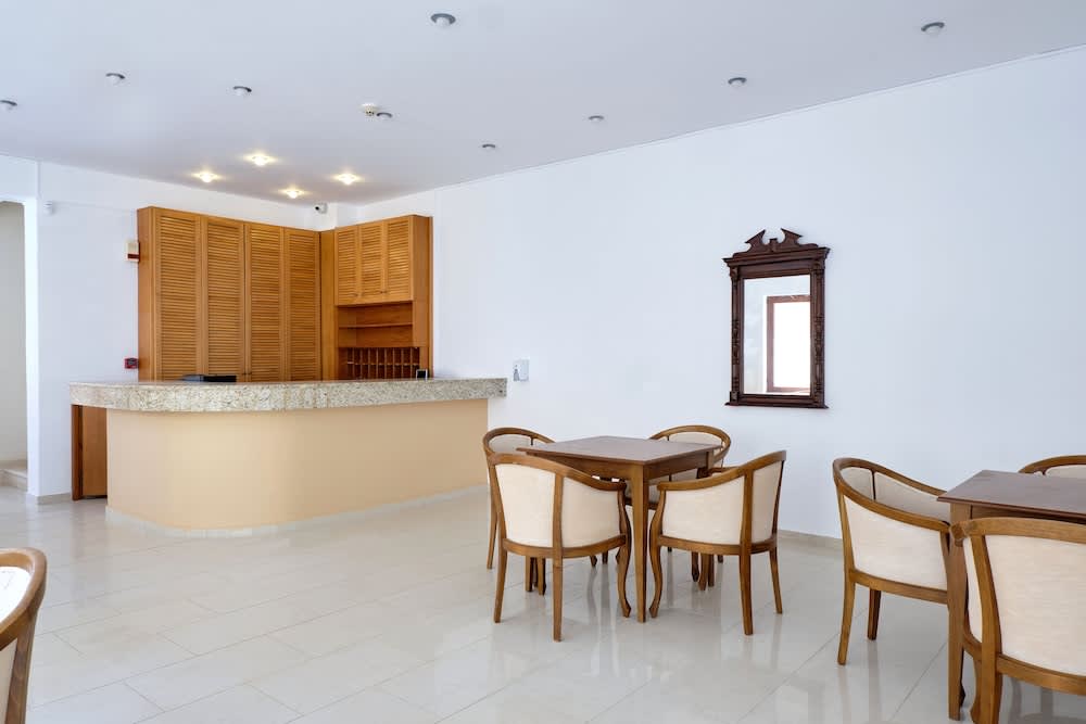 Niros Beachfront Aparthotel 2