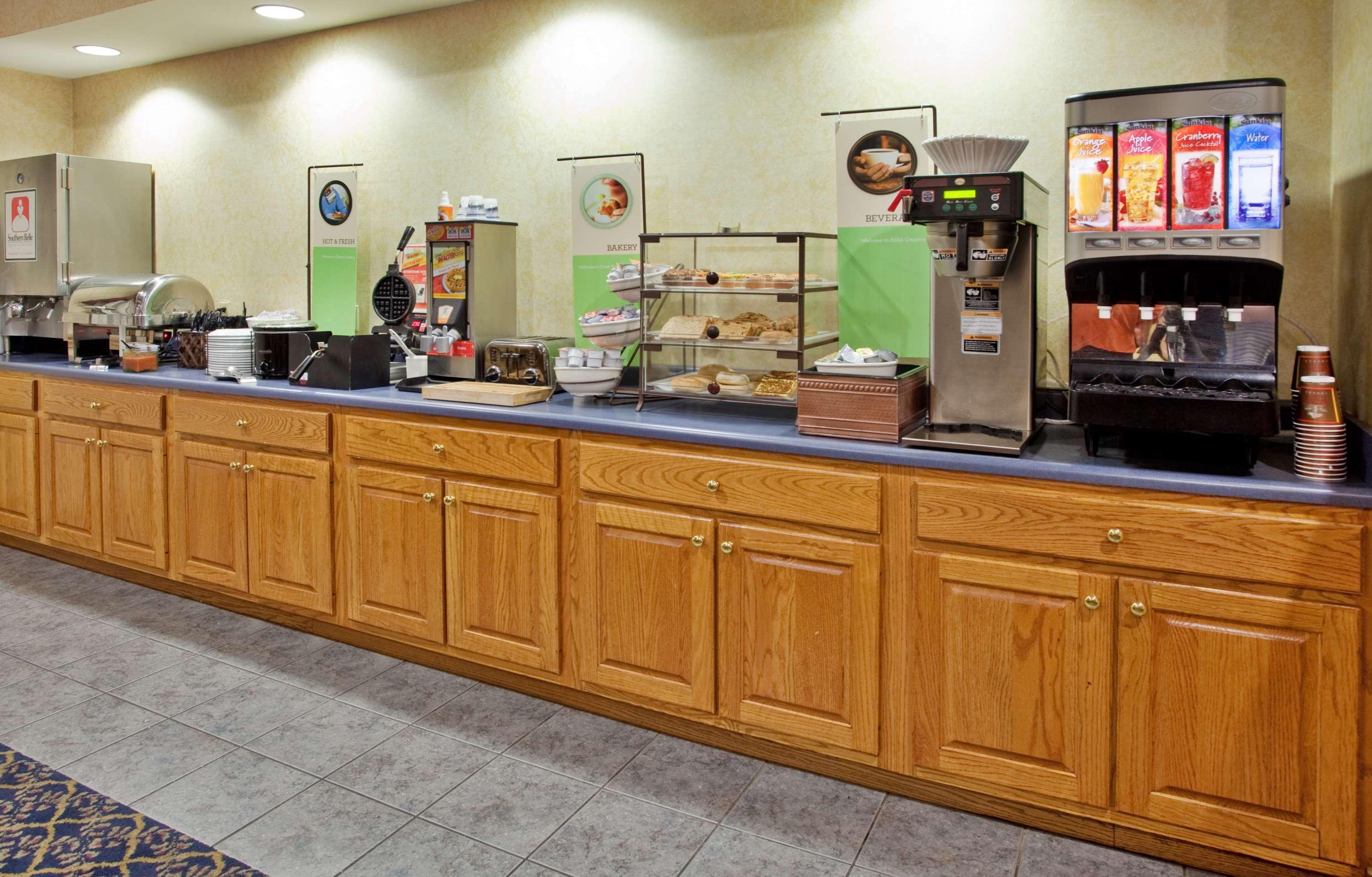 Country Inn & Suites by Radisson, Somerset, KY 4