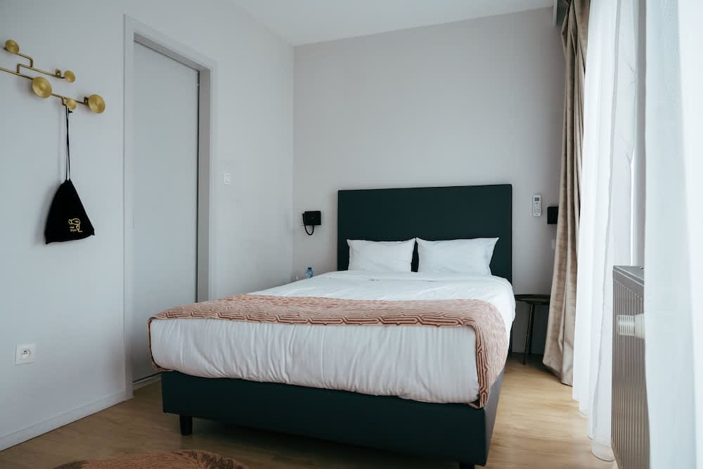 Hôtel La Pièce 2