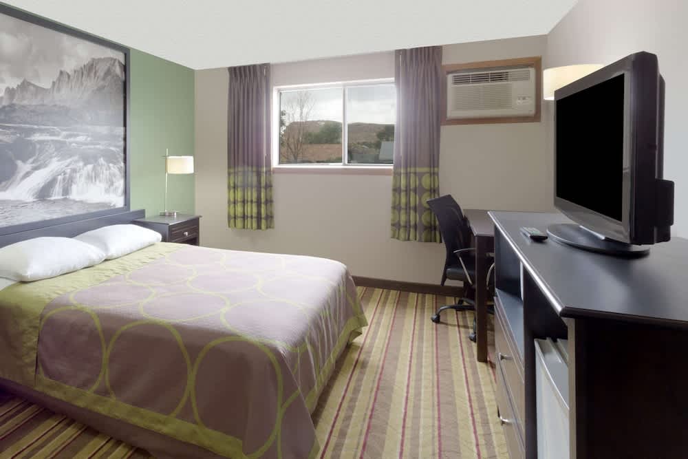 Super 8 by Wyndham Green River 4