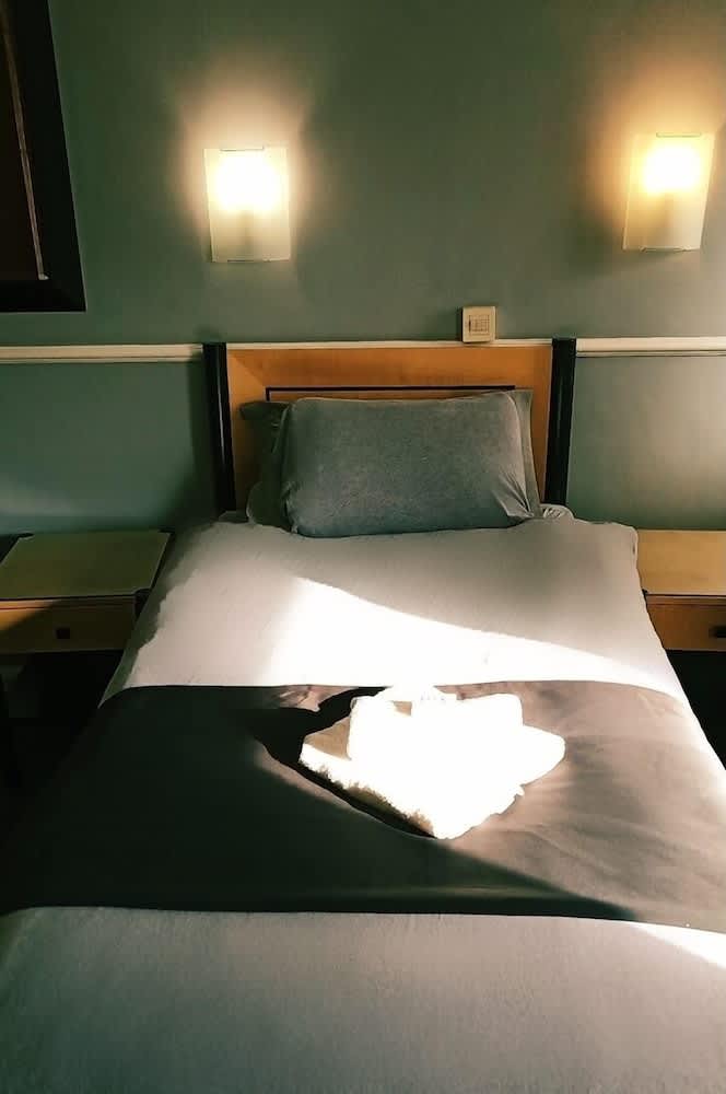 Risboro Hotel 1