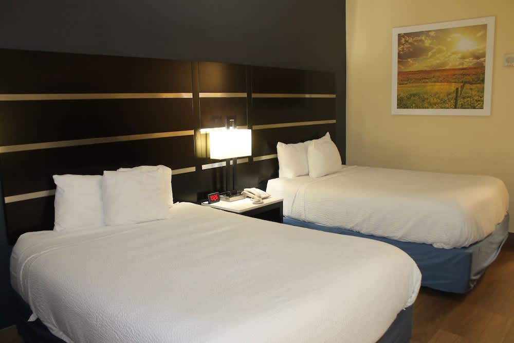 Days Inn by Wyndham Budd Lake 4