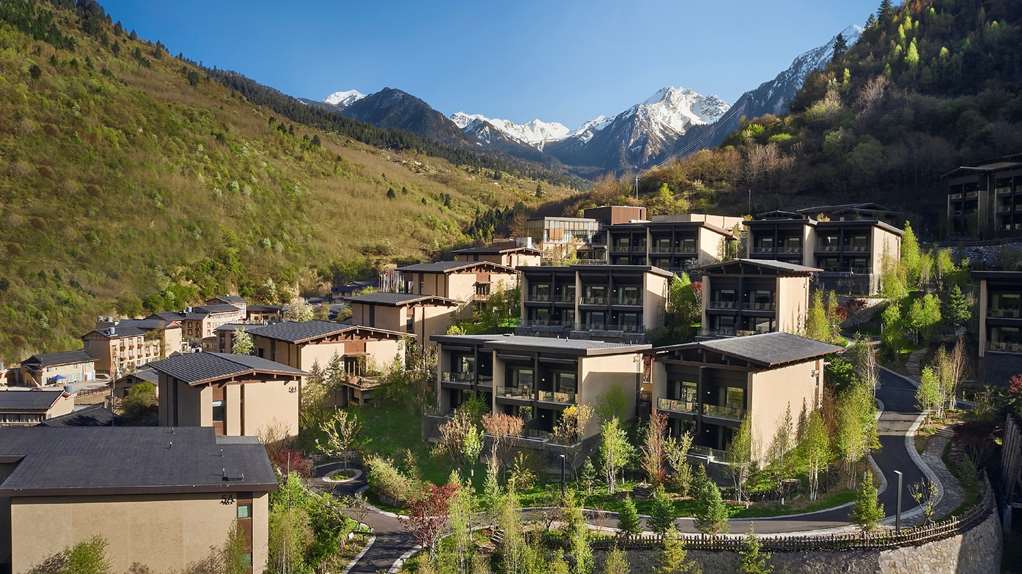 Conrad Jiuzhaigou 1