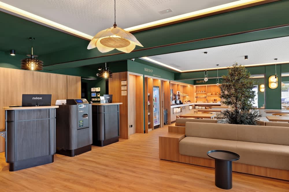 B&B HOTEL Santiago Milladoiro 1