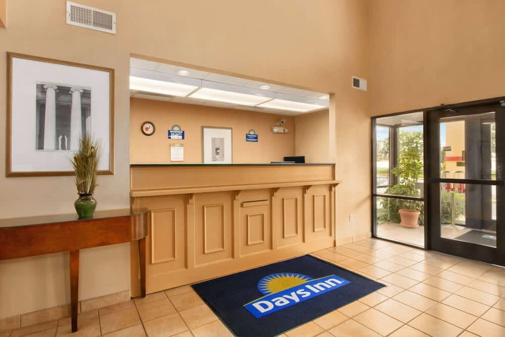 Days Inn by Wyndham Mauldin/Greenville 2