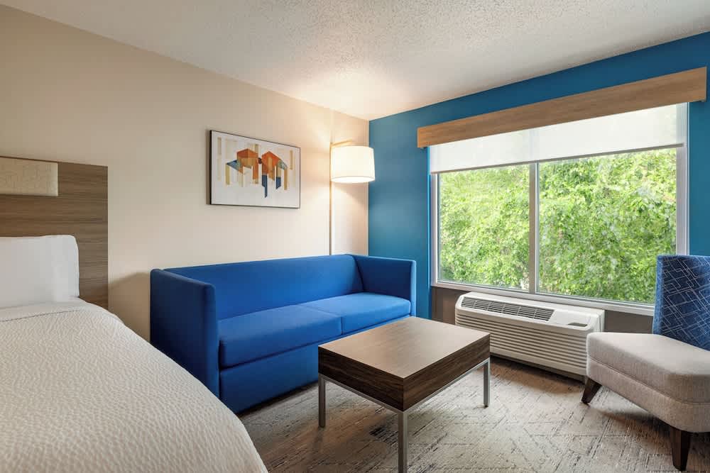 Holiday Inn Express & Suites Hagerstown by IHG 3
