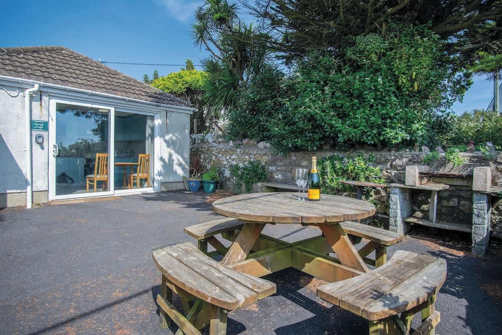 Lundy Lodge – 1 Bedroom Annex – Rhossili 1