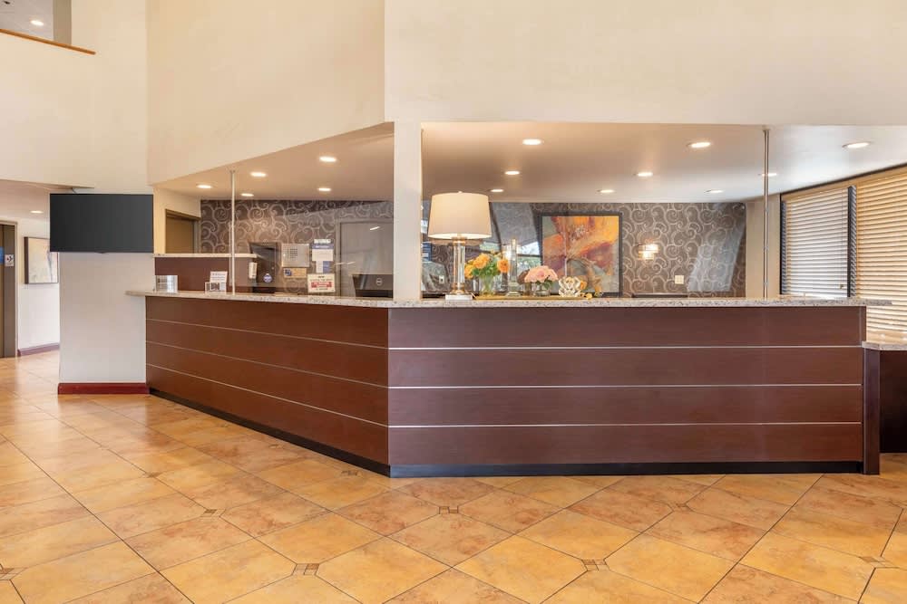 Best Western Plus West Covina Inn 4