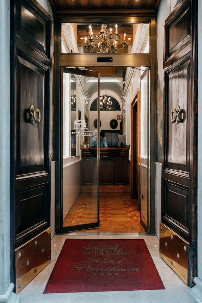 Hotel Pantheon 4