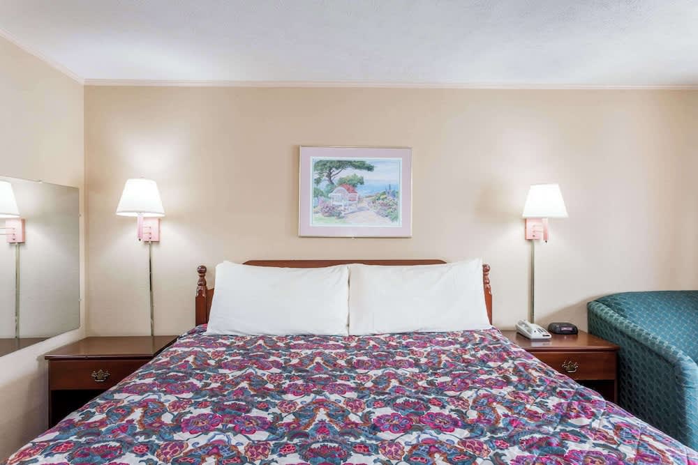 Travelodge by Wyndham Ridgeway Martinsville Area 2