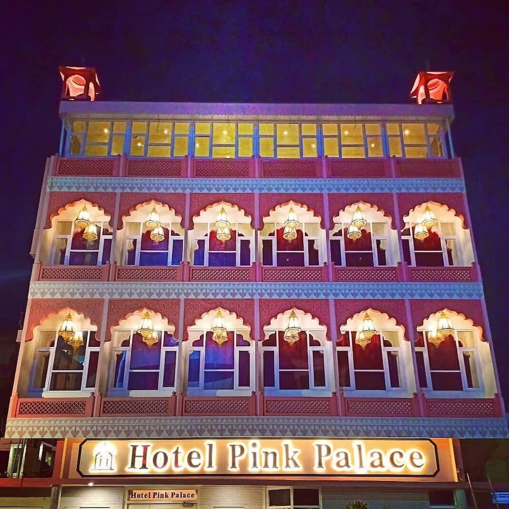 Hotel Pink Palace 1