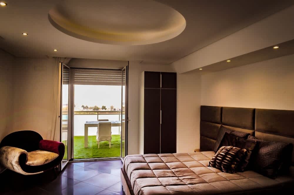 Airport bari deluxe 2