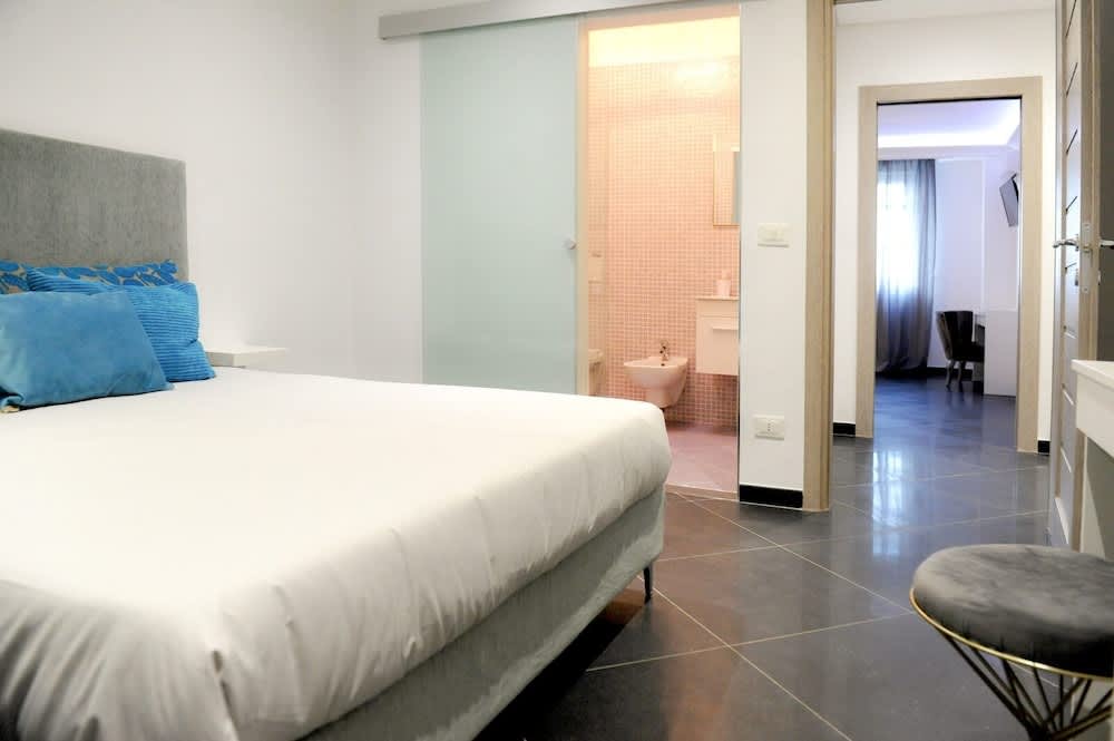 Airport bari deluxe 5