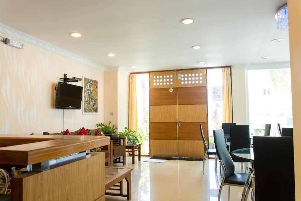 BEACH PALACE HOTEL 2