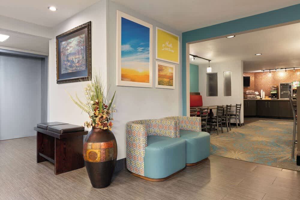 Days Inn by Wyndham Fort Smith 3