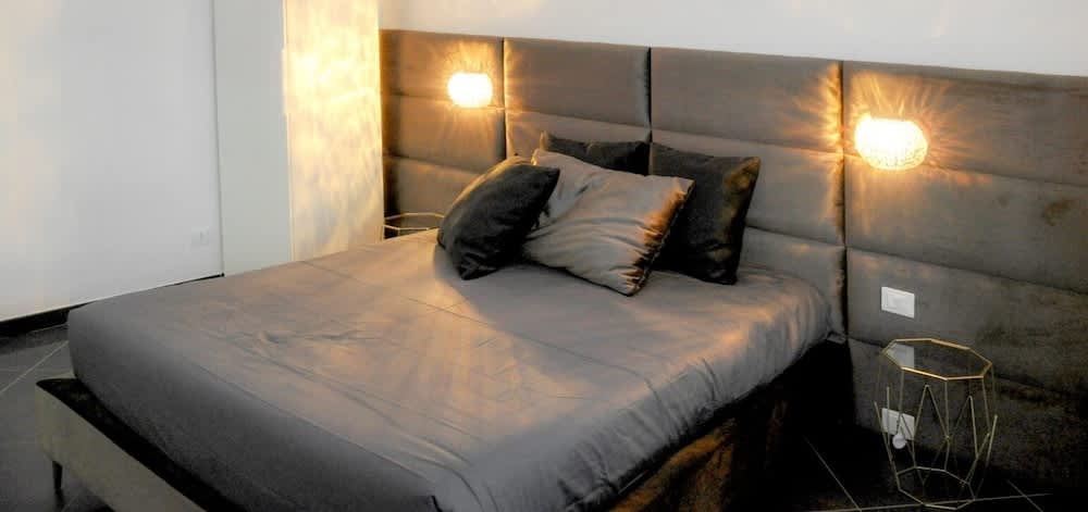 Airport bari deluxe 1