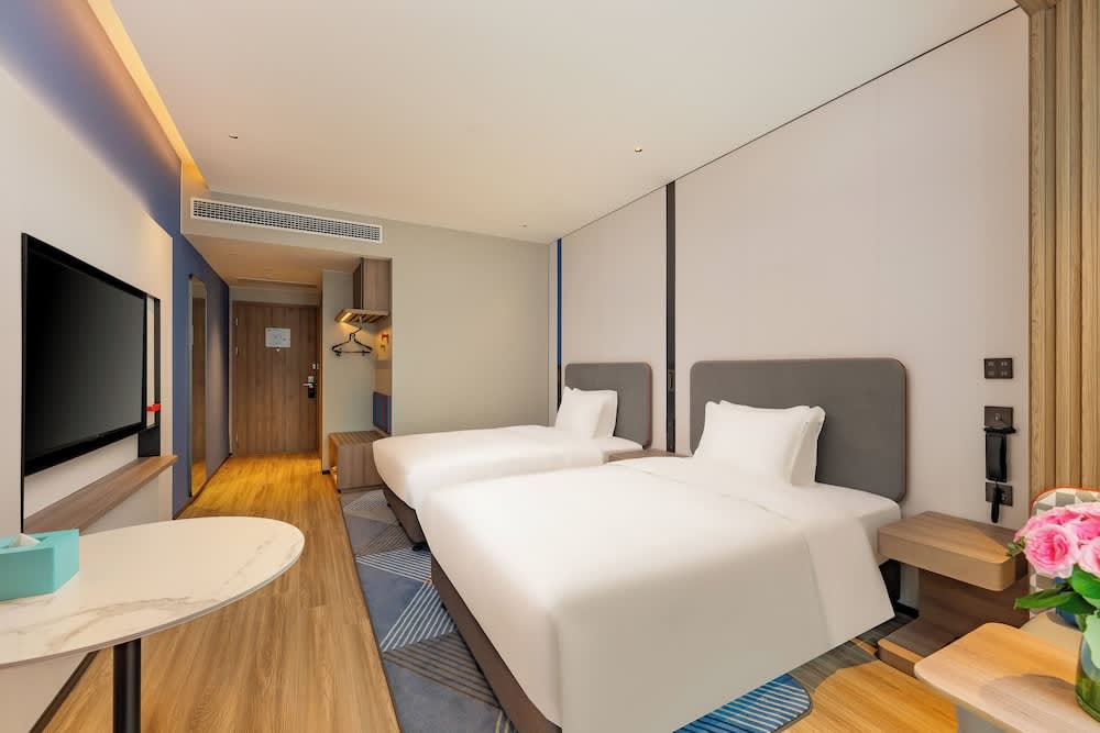 Holiday Inn Express Haimen City Center by IHG 2