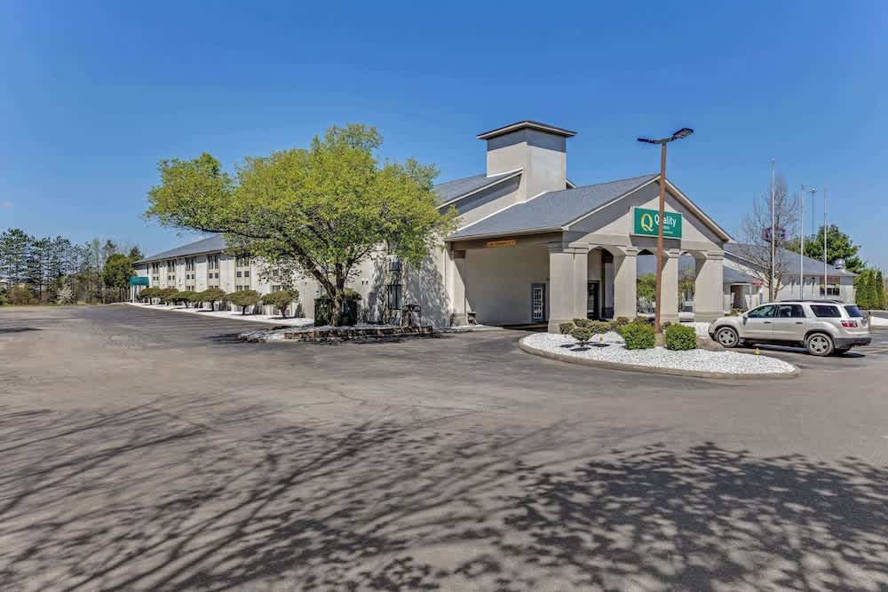 Quality Inn Austintown-Youngstown West 1