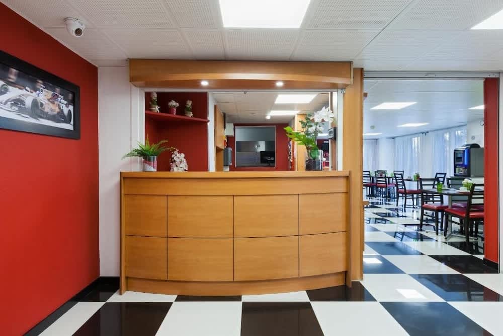 Enzo Hotels Chalons en Champagne 2