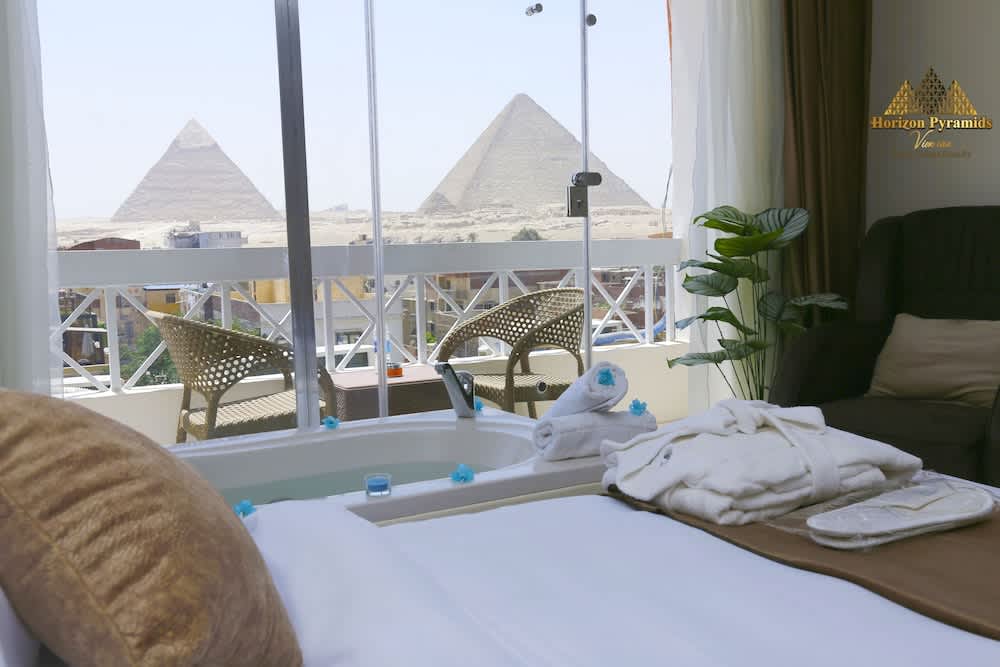 Horizon Pyramids view inn 1