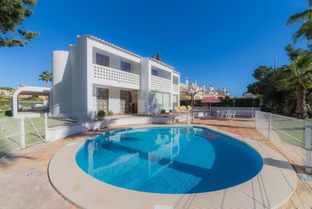 Villa Mexico in Quarteira 1