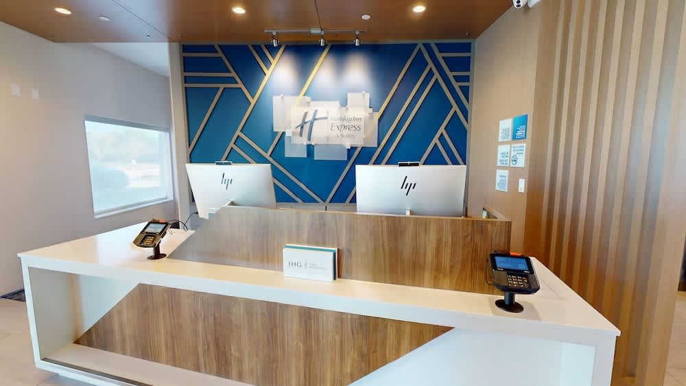 Holiday Inn Express & Suites CHICAGO SCHAUMBURG by IHG 2